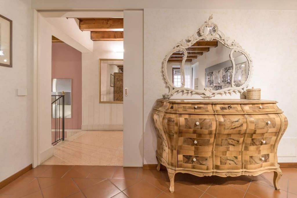 Residenza Angels @Piazzadelleerbe Appartement Verona Buitenkant foto