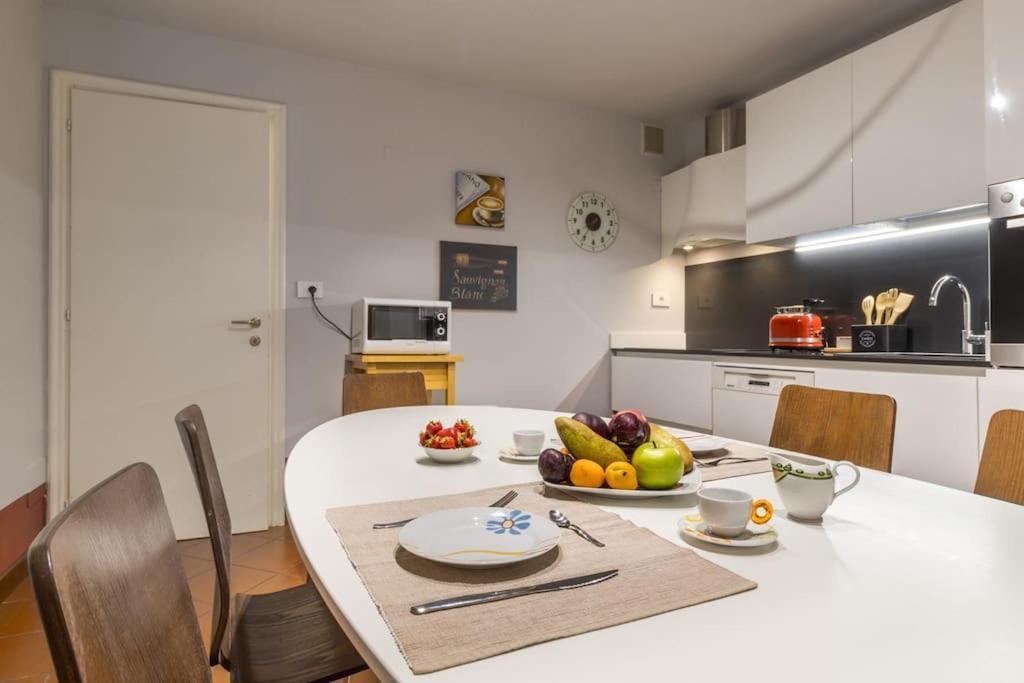 Residenza Angels @Piazzadelleerbe Appartement Verona Buitenkant foto