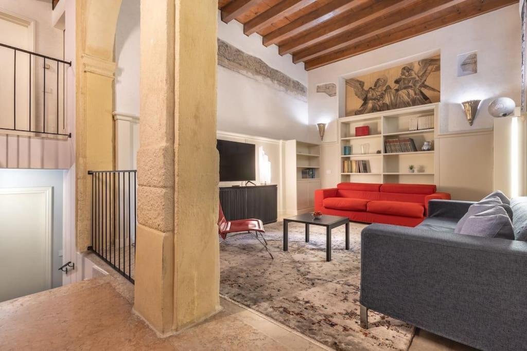 Residenza Angels @Piazzadelleerbe Appartement Verona Buitenkant foto