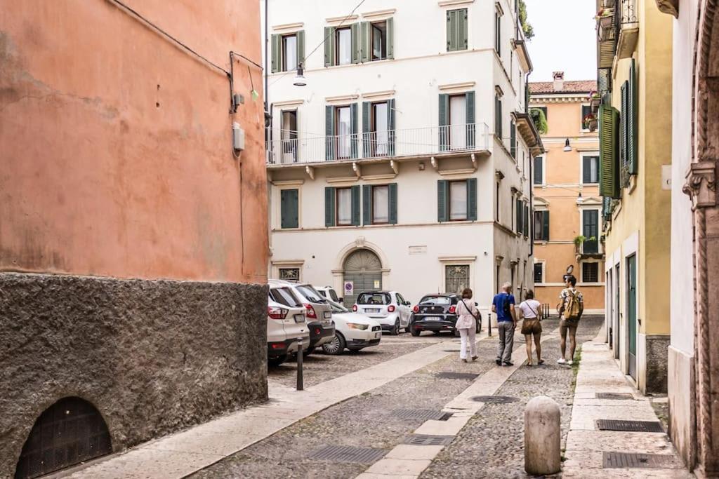 Residenza Angels @Piazzadelleerbe Appartement Verona Buitenkant foto