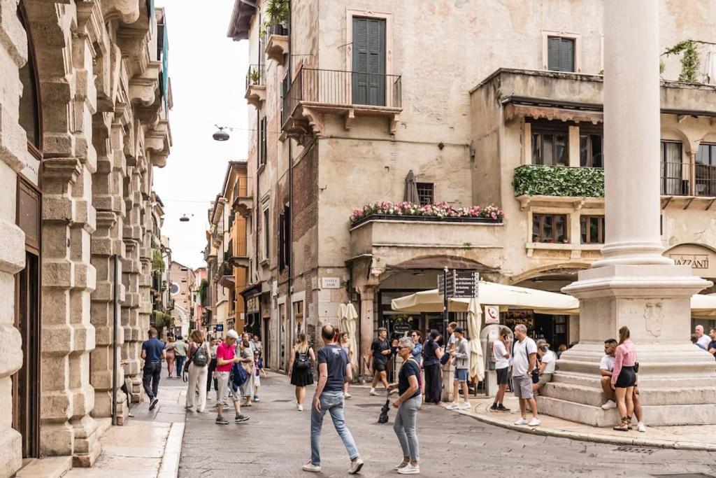 Residenza Angels @Piazzadelleerbe Appartement Verona Buitenkant foto