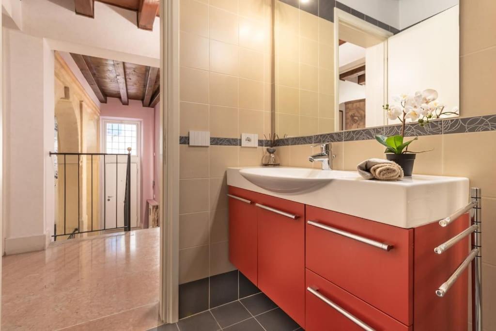 Residenza Angels @Piazzadelleerbe Appartement Verona Buitenkant foto