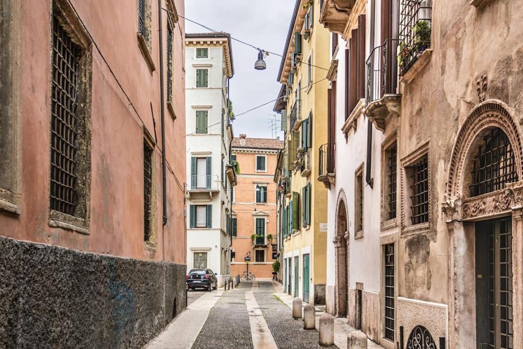 Residenza Angels @Piazzadelleerbe Appartement Verona Buitenkant foto