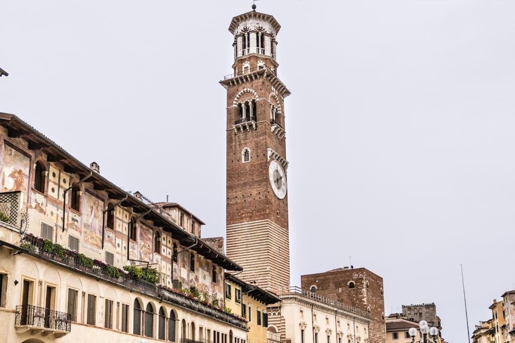 Residenza Angels @Piazzadelleerbe Appartement Verona Buitenkant foto